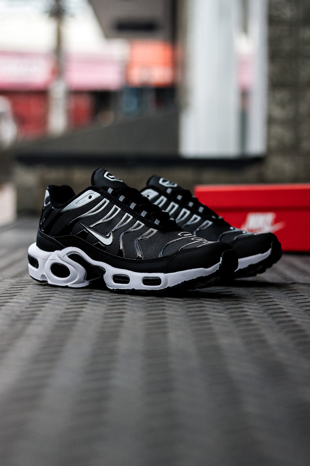 AIR TN PRETO E BRANCO