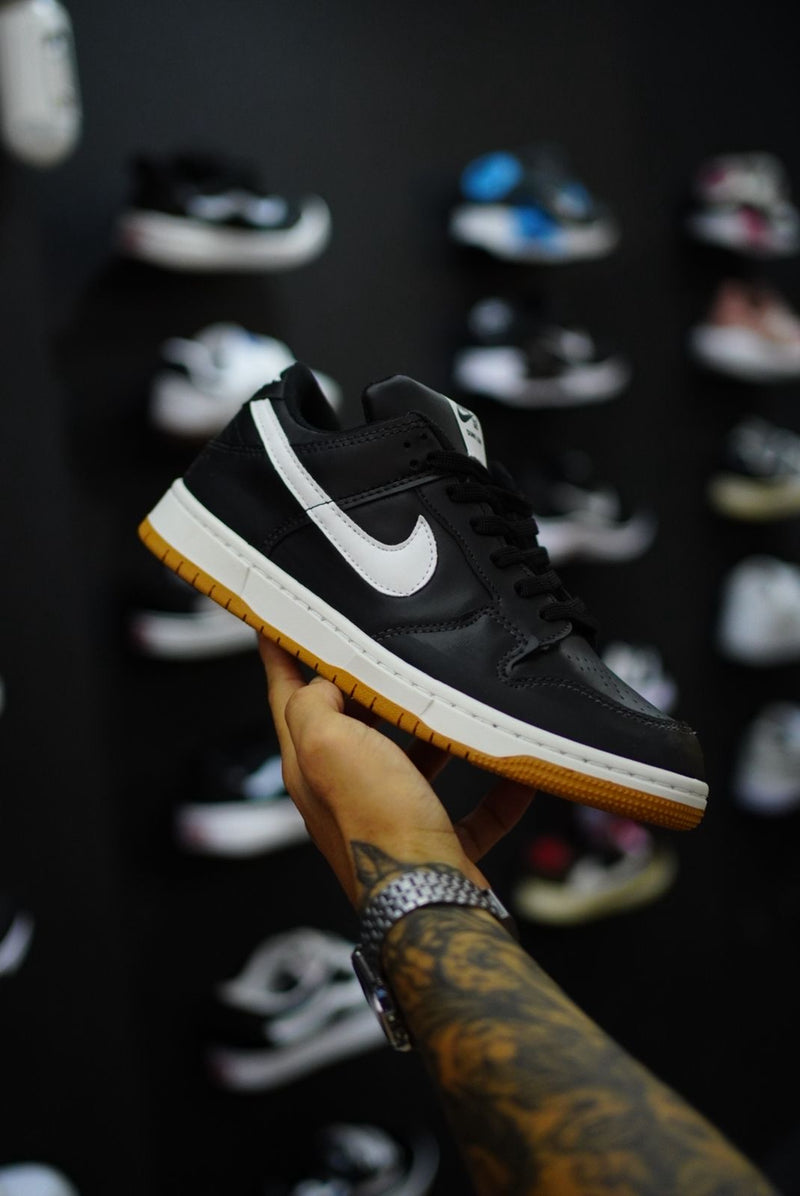 DUNK PRETO COURO