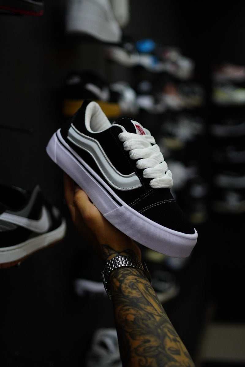 VANS KNU PRETO E BRANCO